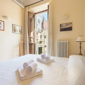 Charming 2bed Overlooking Duomo - Hosted By Sweetstay Appartamento