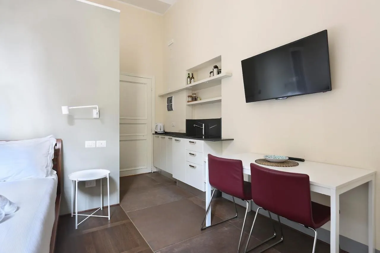Apt. Salvia Pauline Suites, Palazzo Borghese Florence Apartment