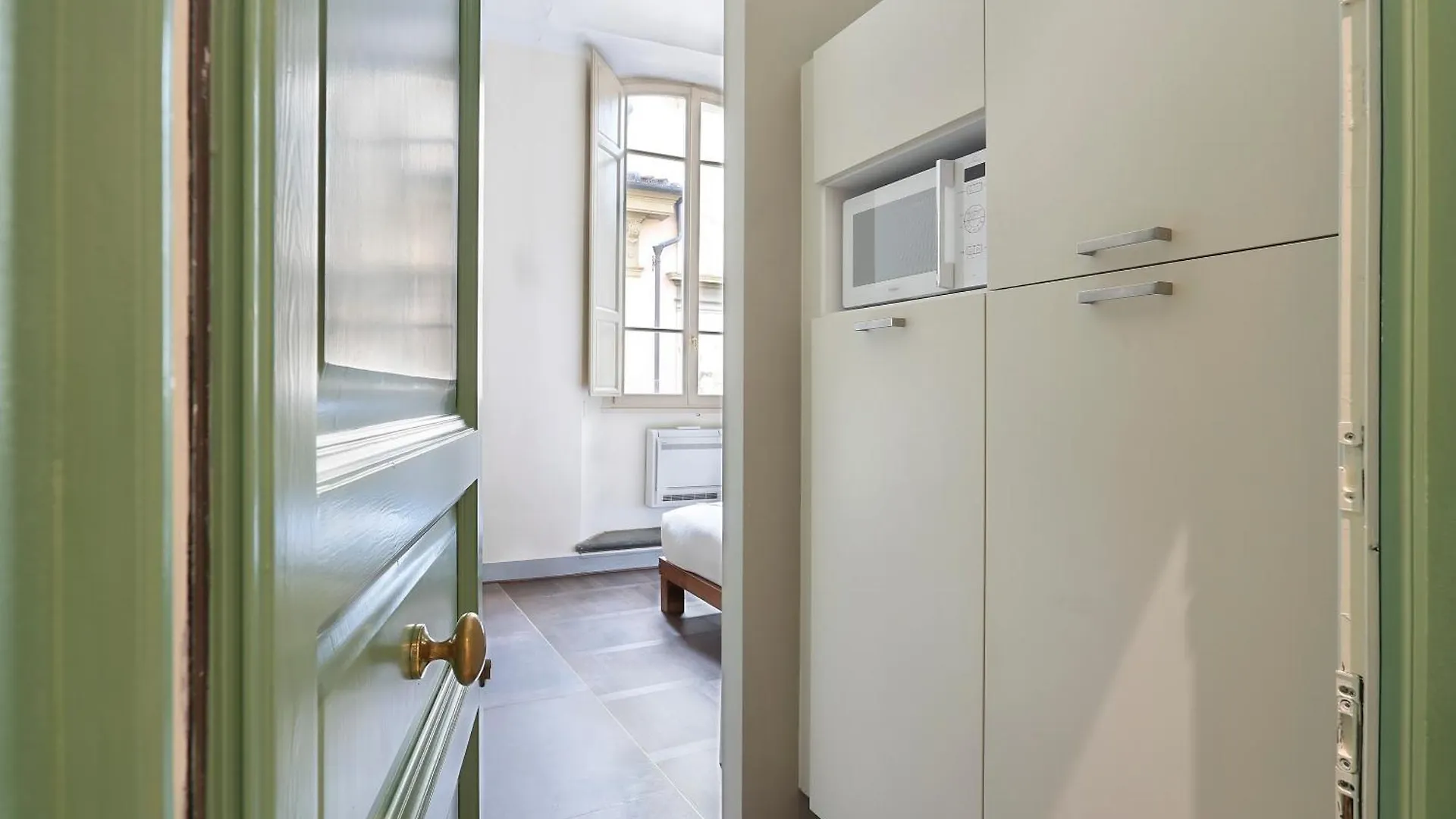 Apt. Salvia Pauline Suites, Palazzo Borghese Florence Apartment